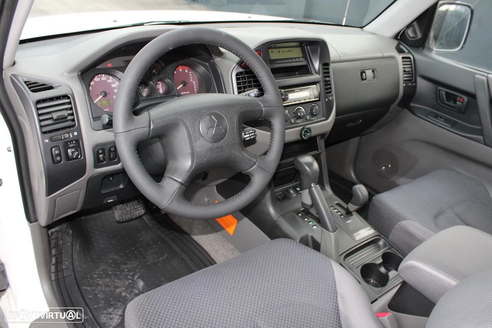 Mitsubishi Pajero 3.2 DI-D GLS ABS+CA - 11