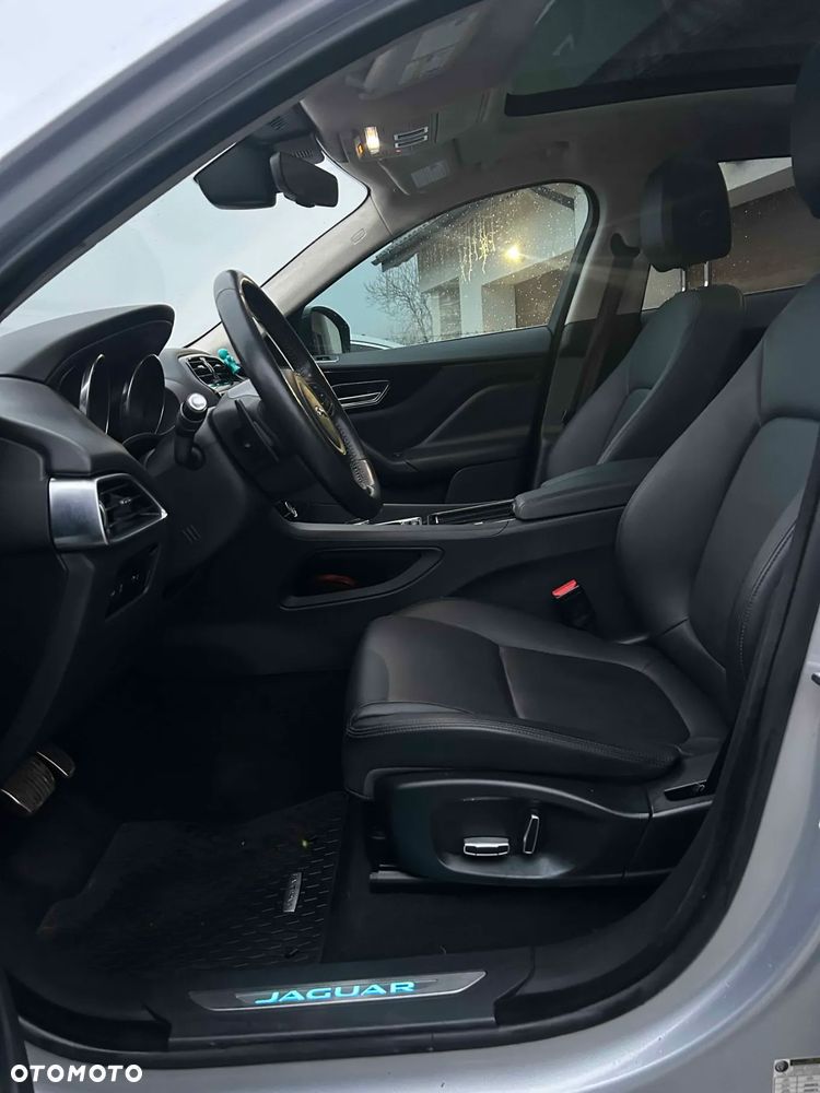 Jaguar F-Pace 2.0 i4P AWD Prestige - 10