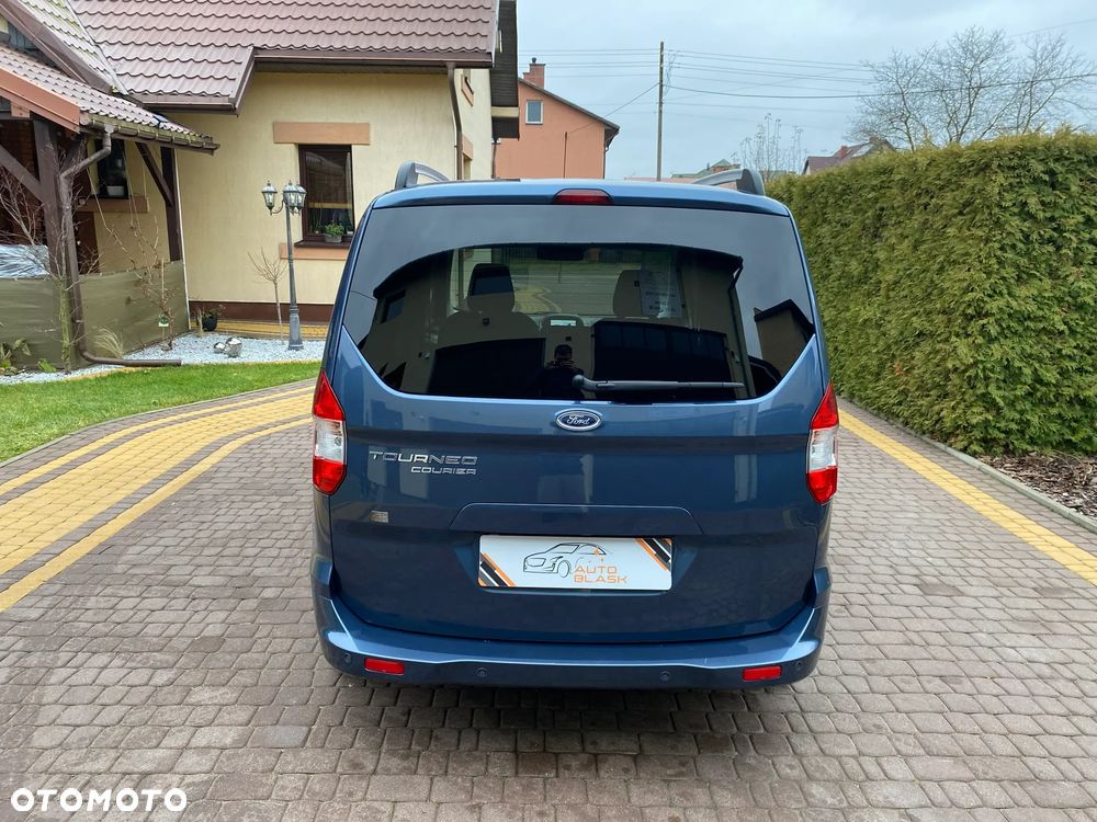 Ford Tourneo Courier 1.5 TDCi Titanium - 9