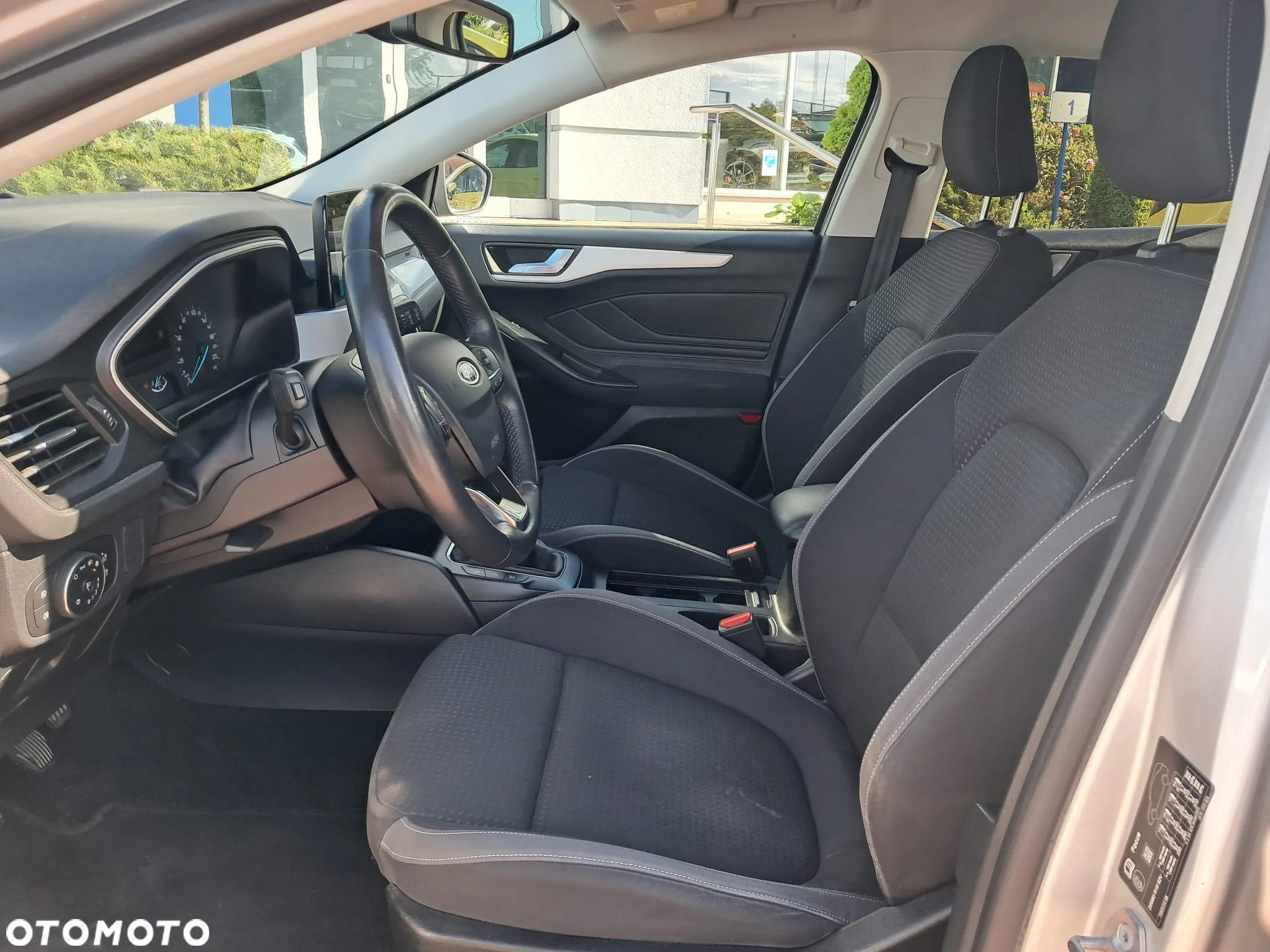 Ford Focus 1.5 TDCi SYNC Edition - 16