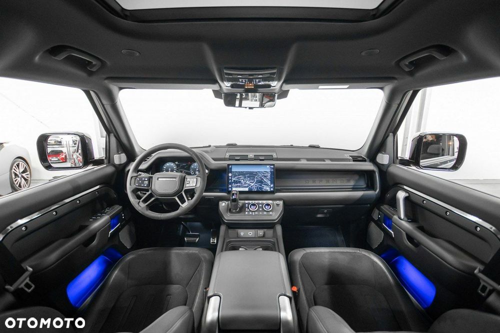 Land Rover Defender - 21