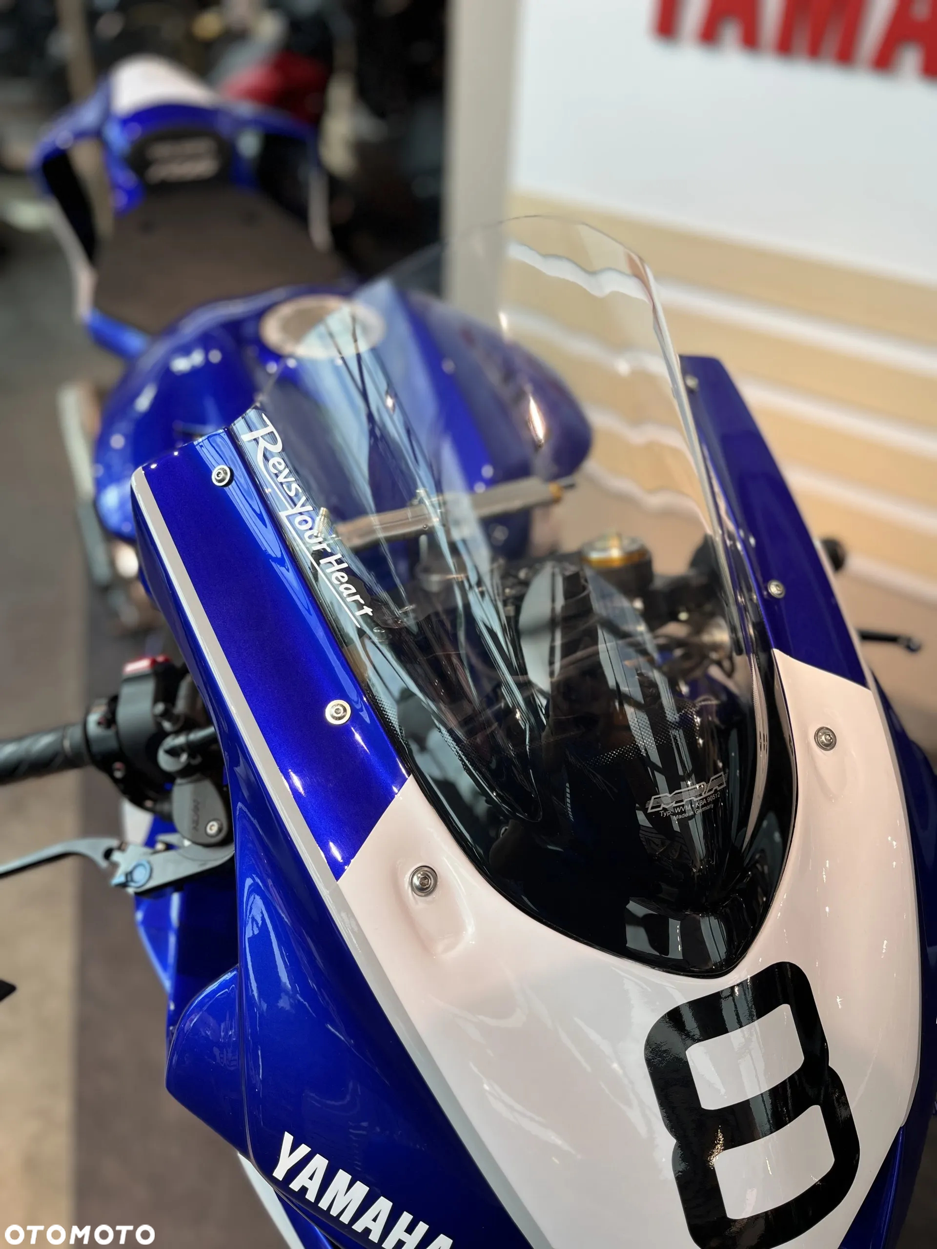 Yamaha R6 - 6