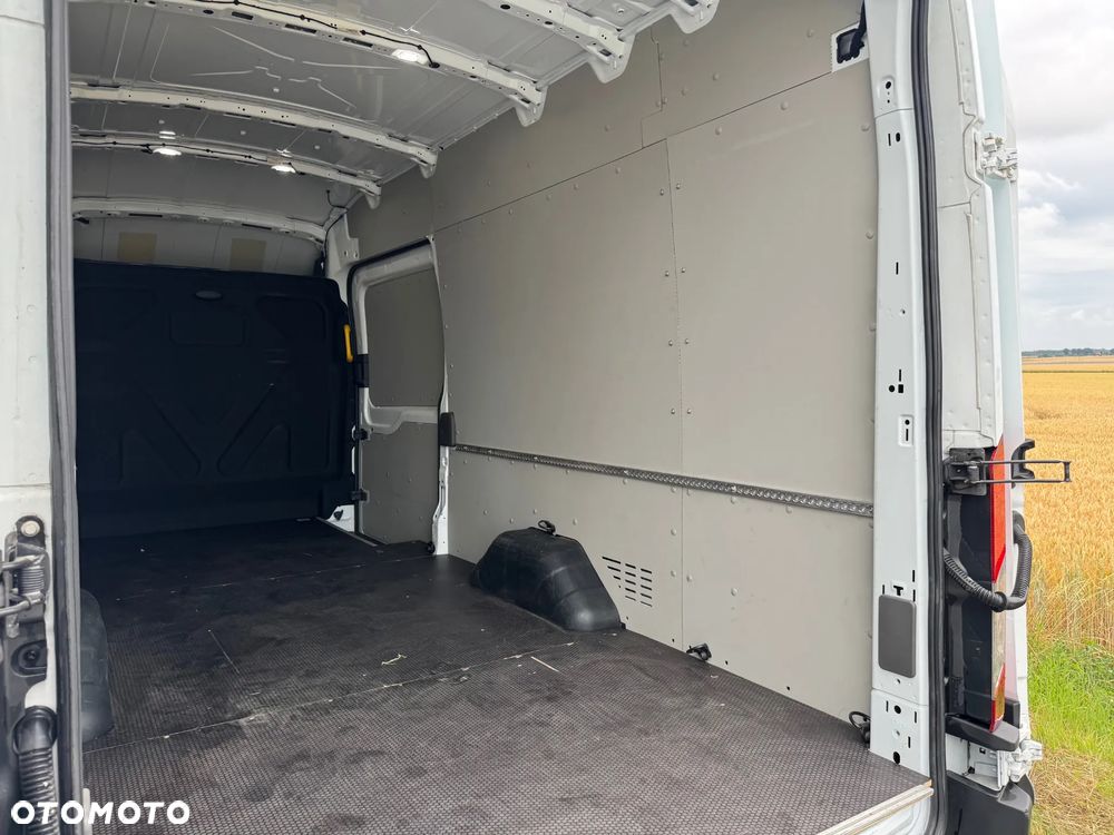 Ford Transit - 10