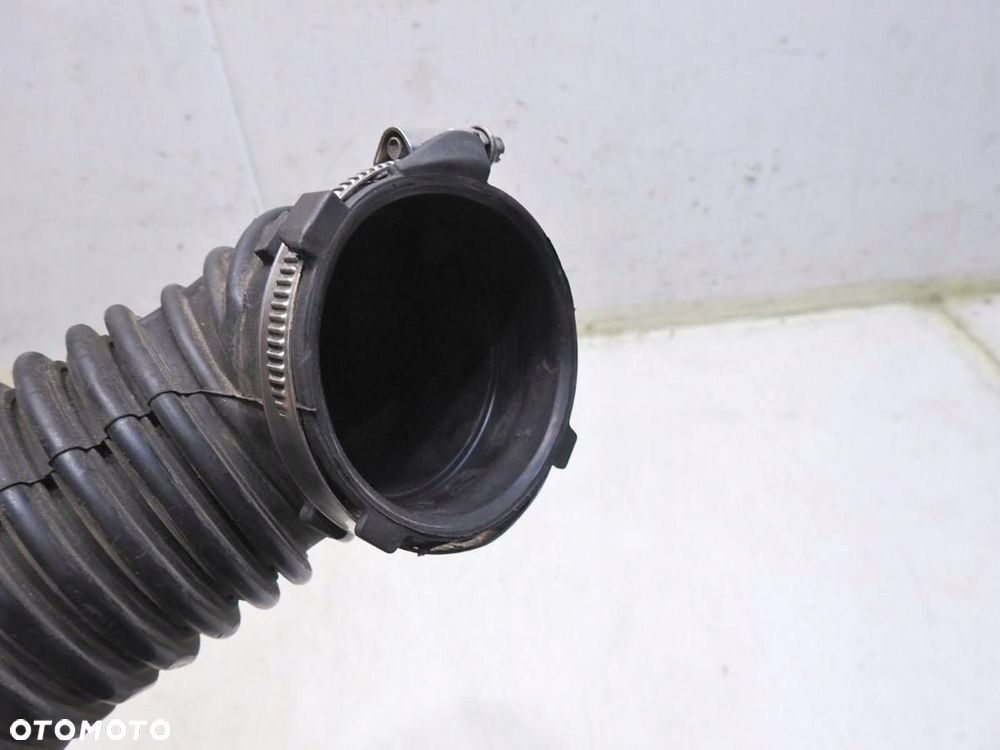 PRZEWÓD POWIETRZA AUDI A4 B8 2.0 TDI - 7