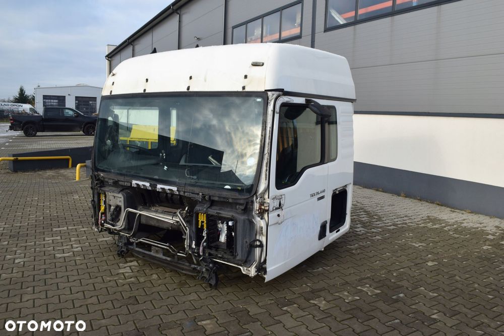 SZKIELET KABINY WRAZ Z DRZWIAMI MAN TGX XLX - 1