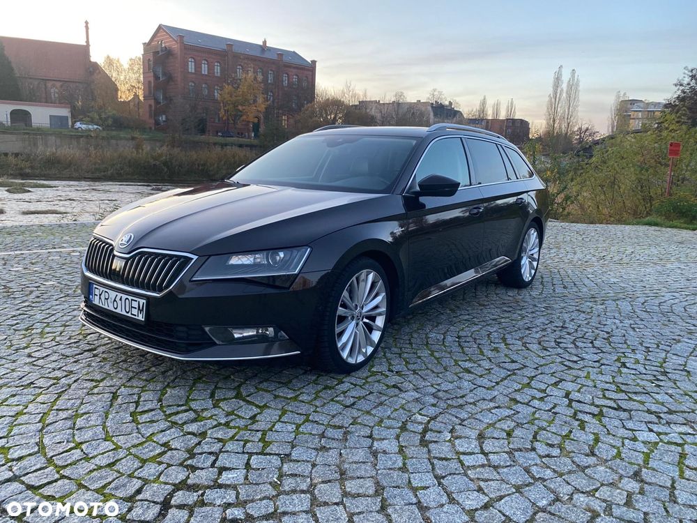 Skoda Superb 2.0 TDI L&K DSG - 2