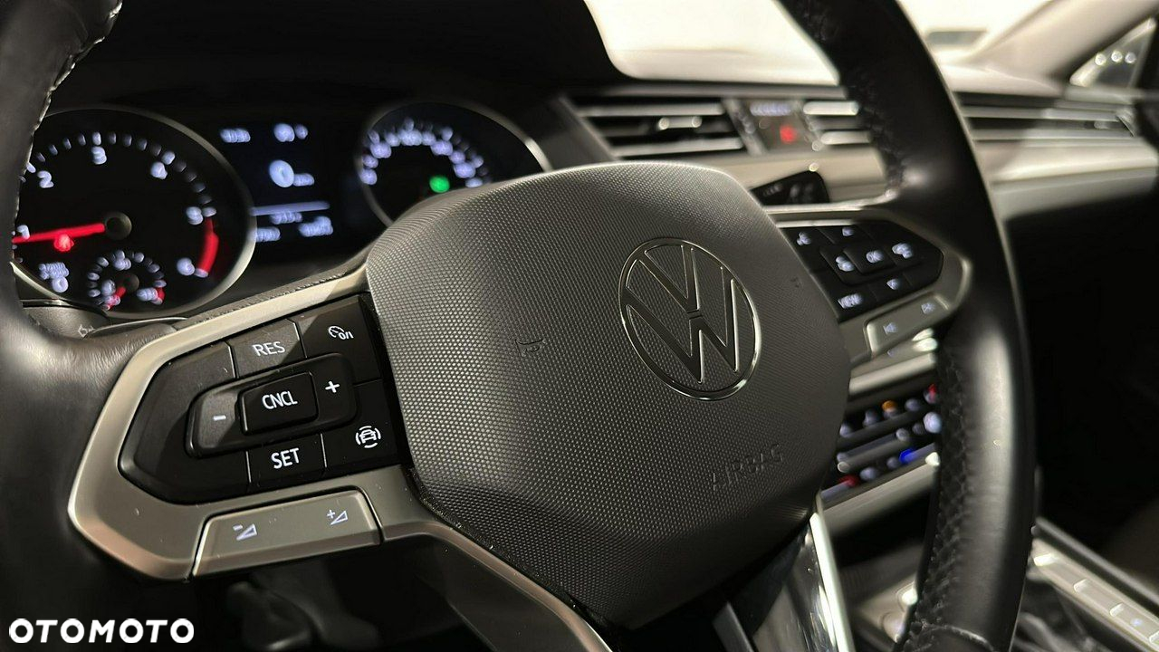 Volkswagen Passat - 21