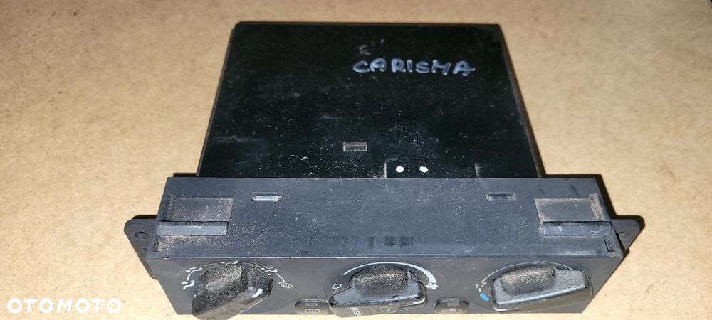 Panel nawiewu Mitsubishi Carisma - 2