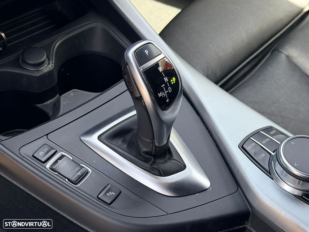 BMW 120 d Aut. M Sport - 11