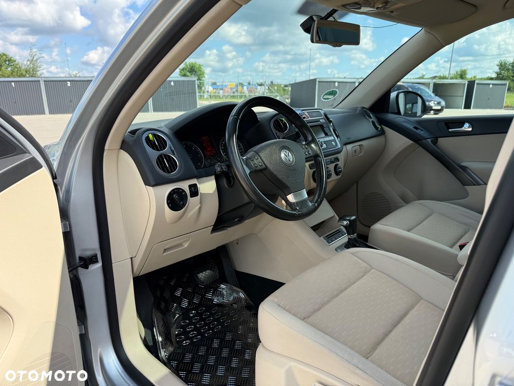 Volkswagen Tiguan - 10