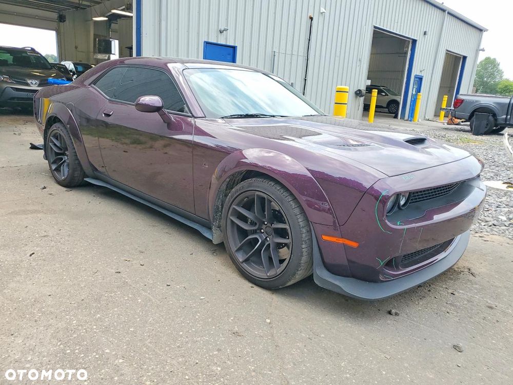 Dodge Challenger 6.4 Scat Pack - 4