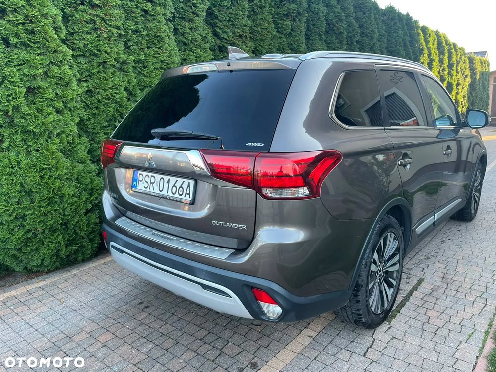 Mitsubishi Outlander - 5