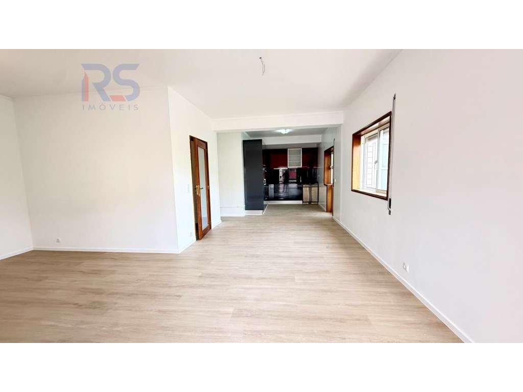 T2 Baguim Monte c/elevador junto metro - Grande imagem: 4/33