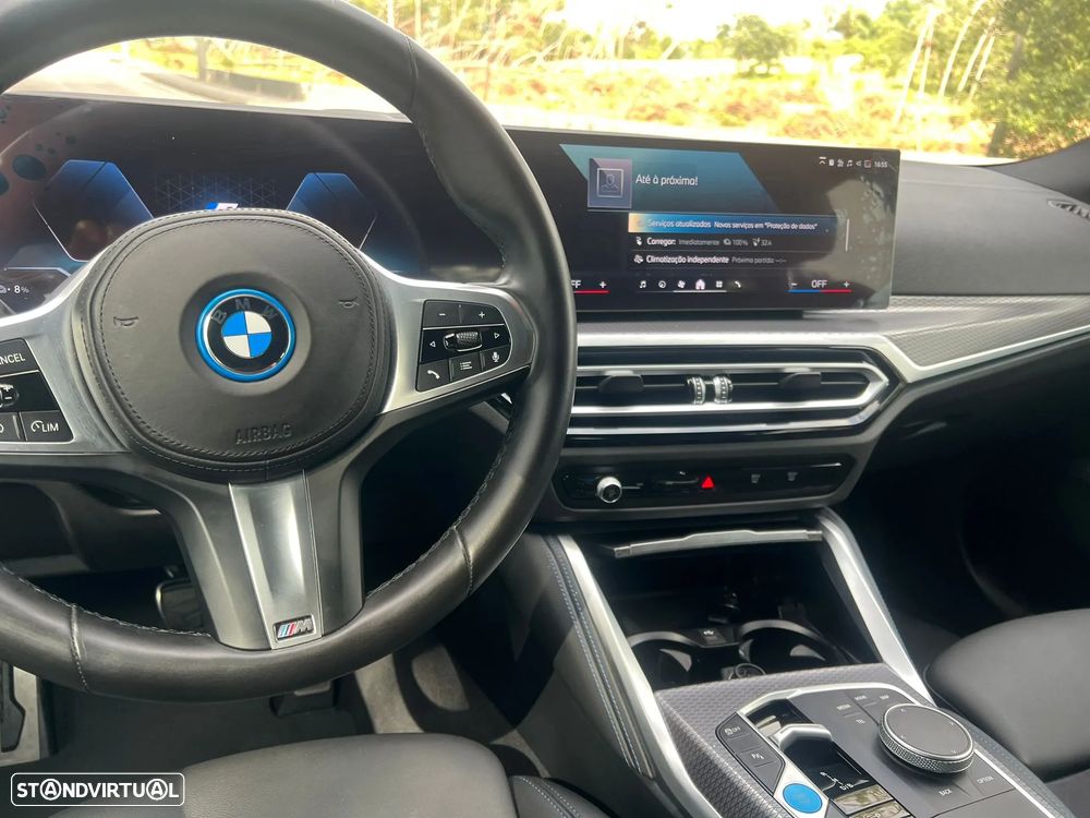 BMW i4 eDrive40 Edição Desportiva M - 12