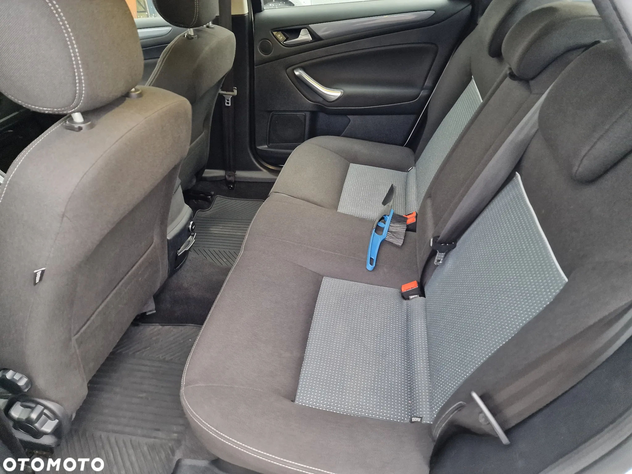 Ford Mondeo 1.6 T Ambiente - 9