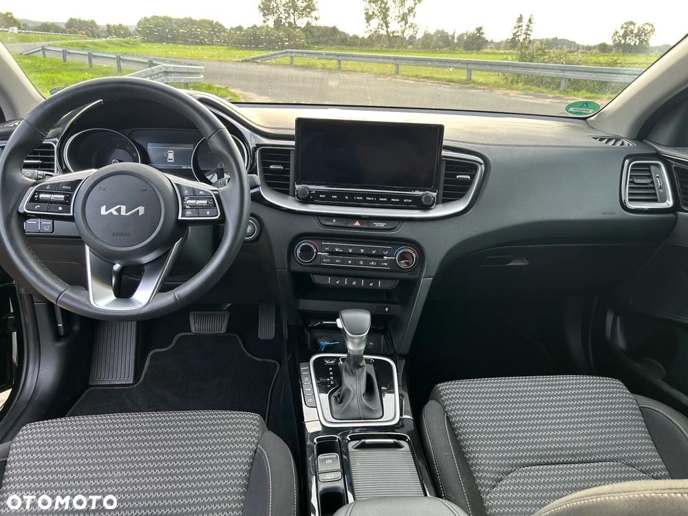 Kia Ceed - 27