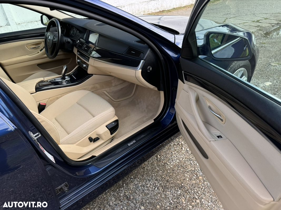BMW Seria 5 523i Sport-Aut. - 10