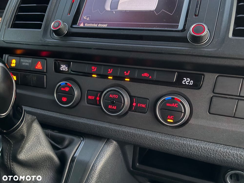 Volkswagen Caravelle - 24