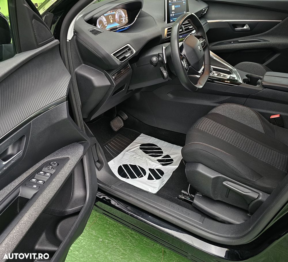Peugeot 3008 1.2 PureTech Turbo S&S EAT6 Active - 9