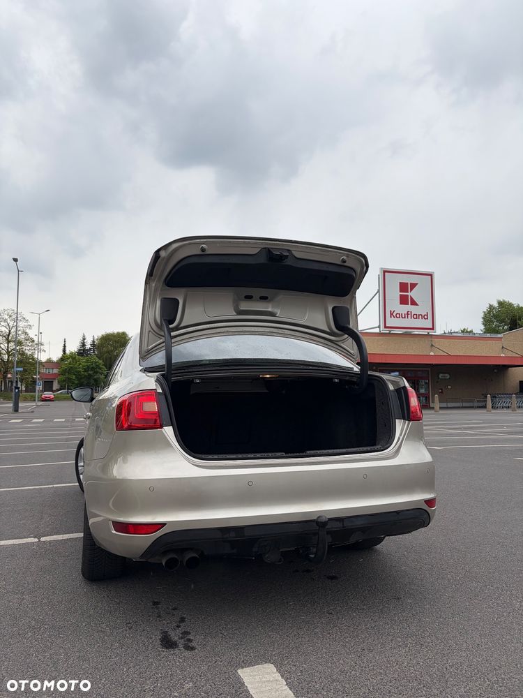 Volkswagen Jetta 1.4 TSI DSG Match - 28