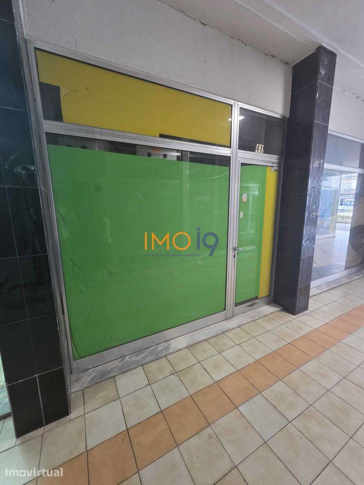 Loja para Arrendar no Centro de Fátima – Junto ao Mercado - Grande imagem: 2/5