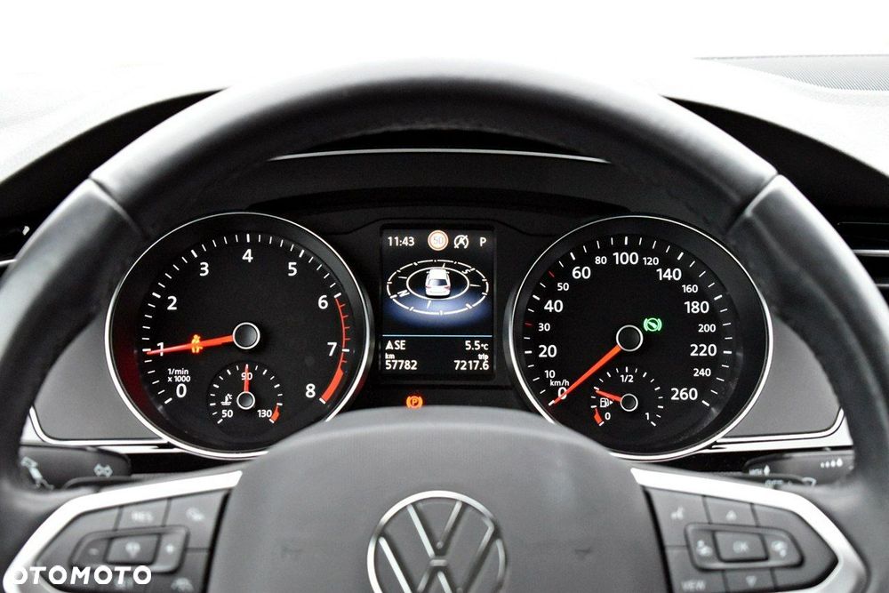 Volkswagen Passat - 17