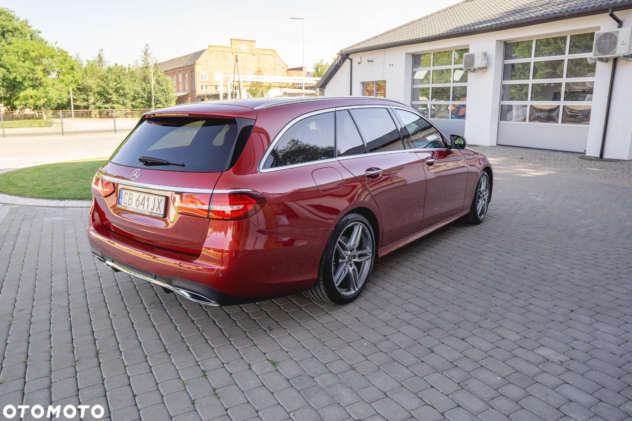 Mercedes-Benz Klasa E 220 d 9G-TRONIC - 24