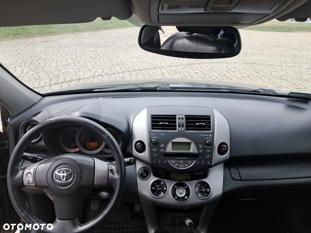 Toyota RAV4 - 9