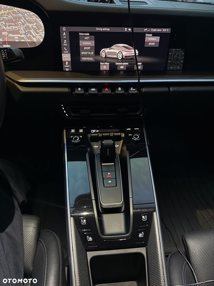 Porsche 911 Carrera 4S - 15