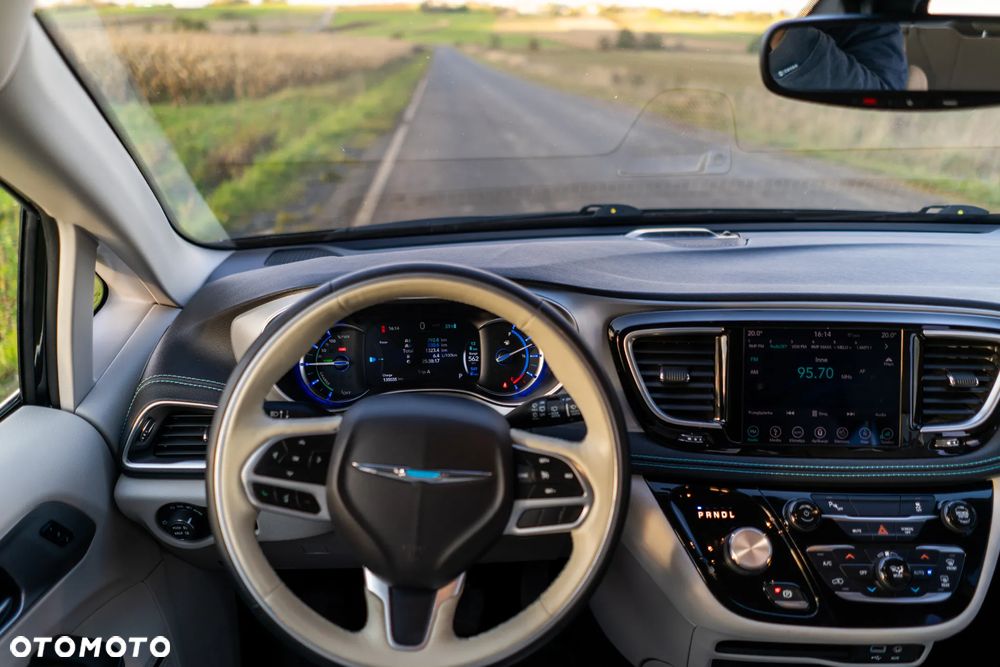 Chrysler Pacifica - 11