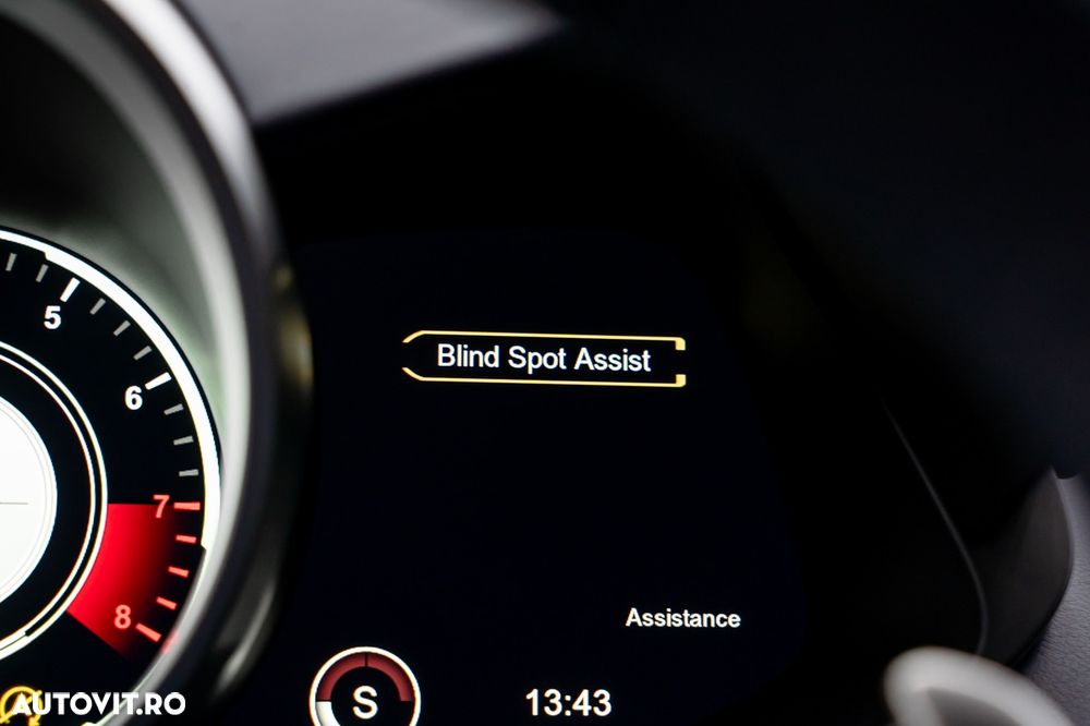 Aston Martin V8 Vantage Standard - 18