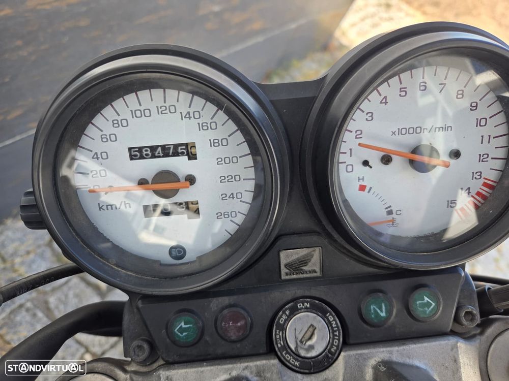 Honda Hornet - 2