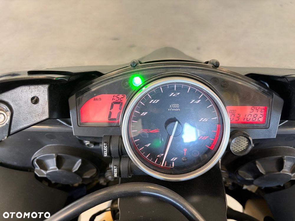 Yamaha R6 - 9