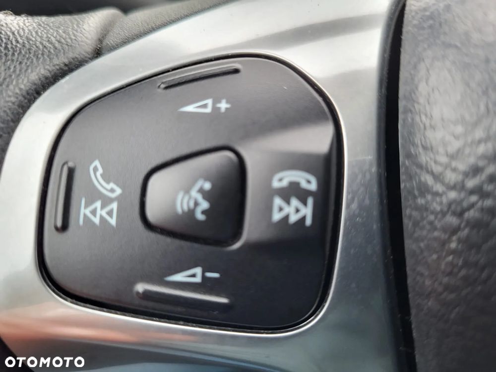 Ford Fiesta 1.0 EcoBoost Titanium - 33