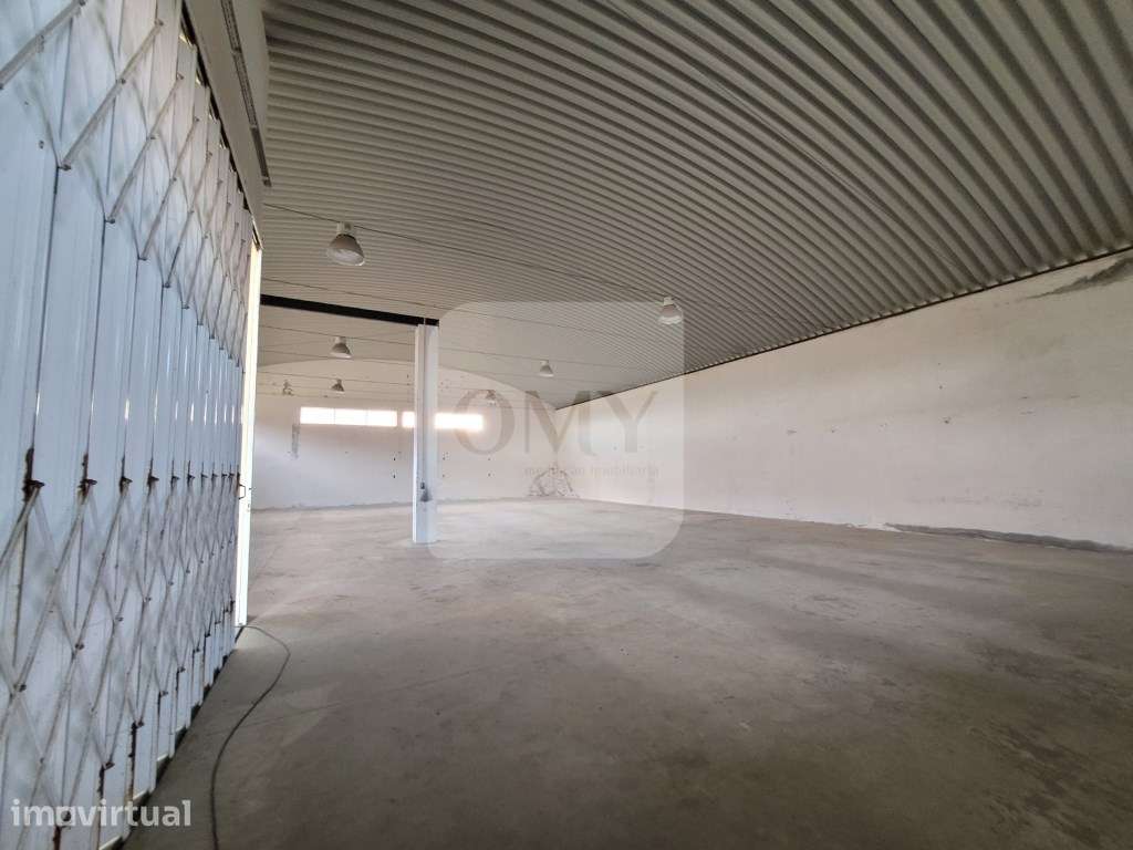 Armazém com 580m2 na Zona Industrial de Vila Real - Grande imagem: 4/6