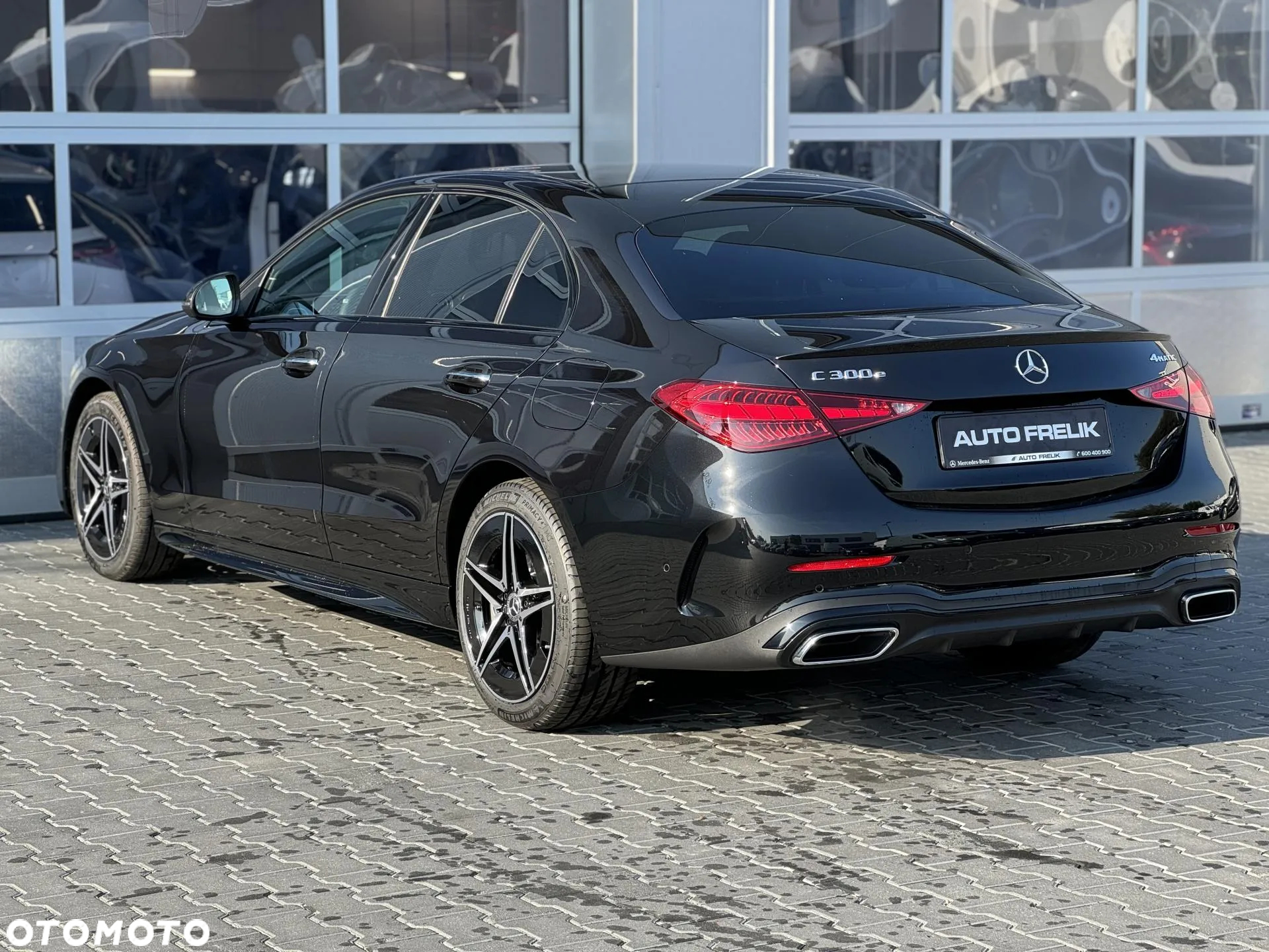 Mercedes-Benz Klasa C 300 e AMG - 11