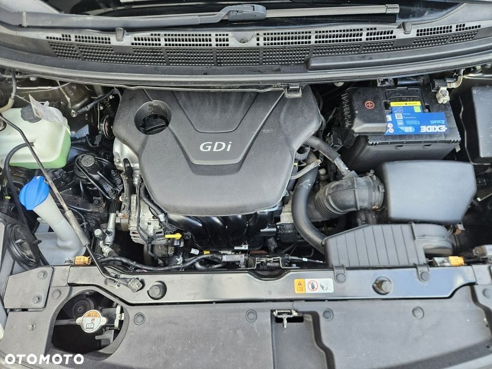 Kia Carens 1.6 GDI Dream-Team Edition - 37