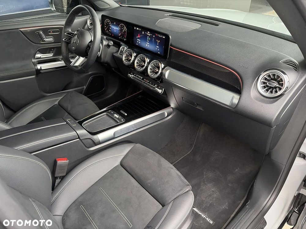 Mercedes-Benz GLB - 13