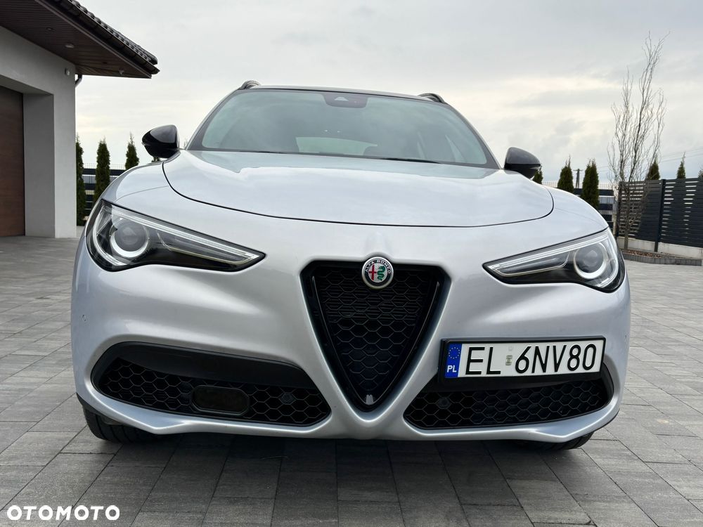 Alfa Romeo Stelvio - 1