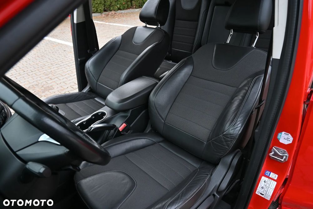 Ford Kuga 1.5 EcoBoost FWD Titanium X - 32