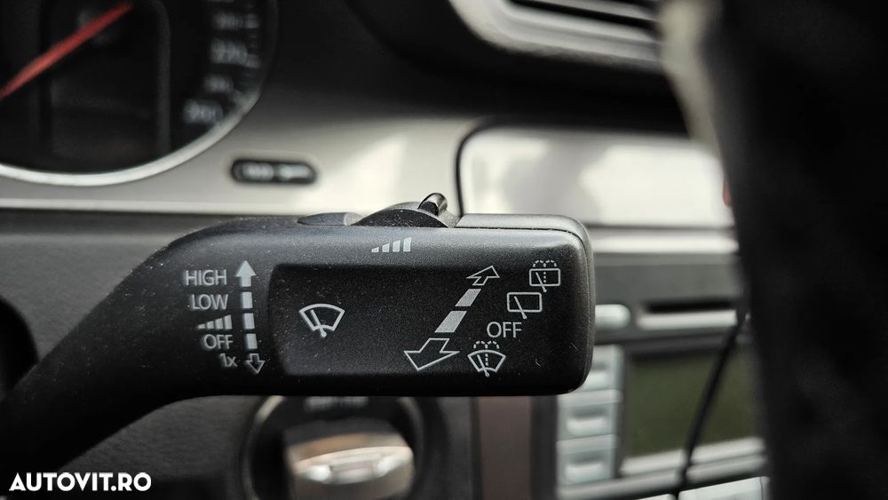 Volkswagen Passat Variant 1.9 TDI DPF BlueMotion - 19