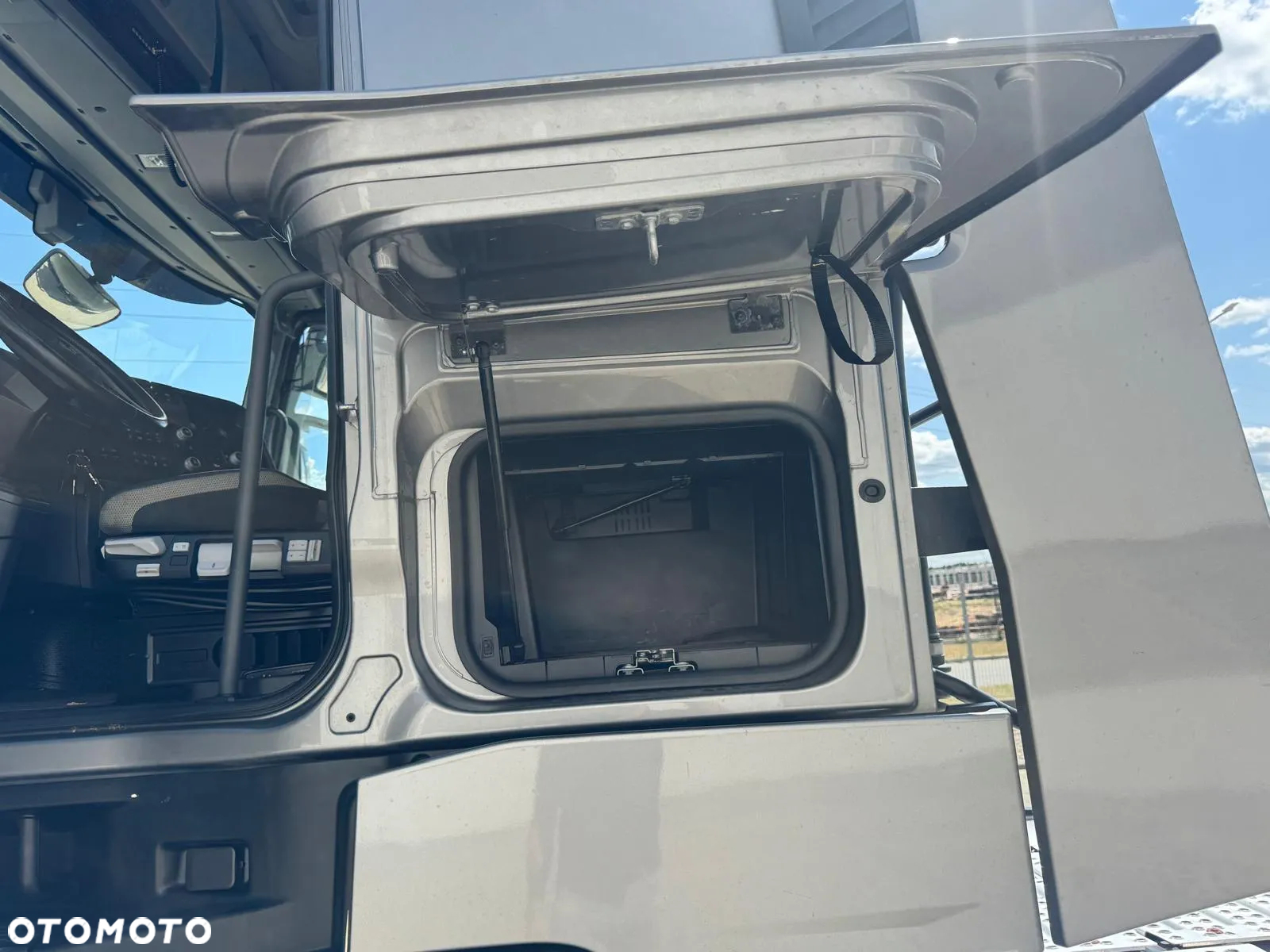 Renault T 520 HIGH 6x2/ 360Tkm/ PUSCHER /NAVI/ FULL LED/ XENON/ Masa Wlasna 9245kg/ REGULOWNE SIODŁO - 17