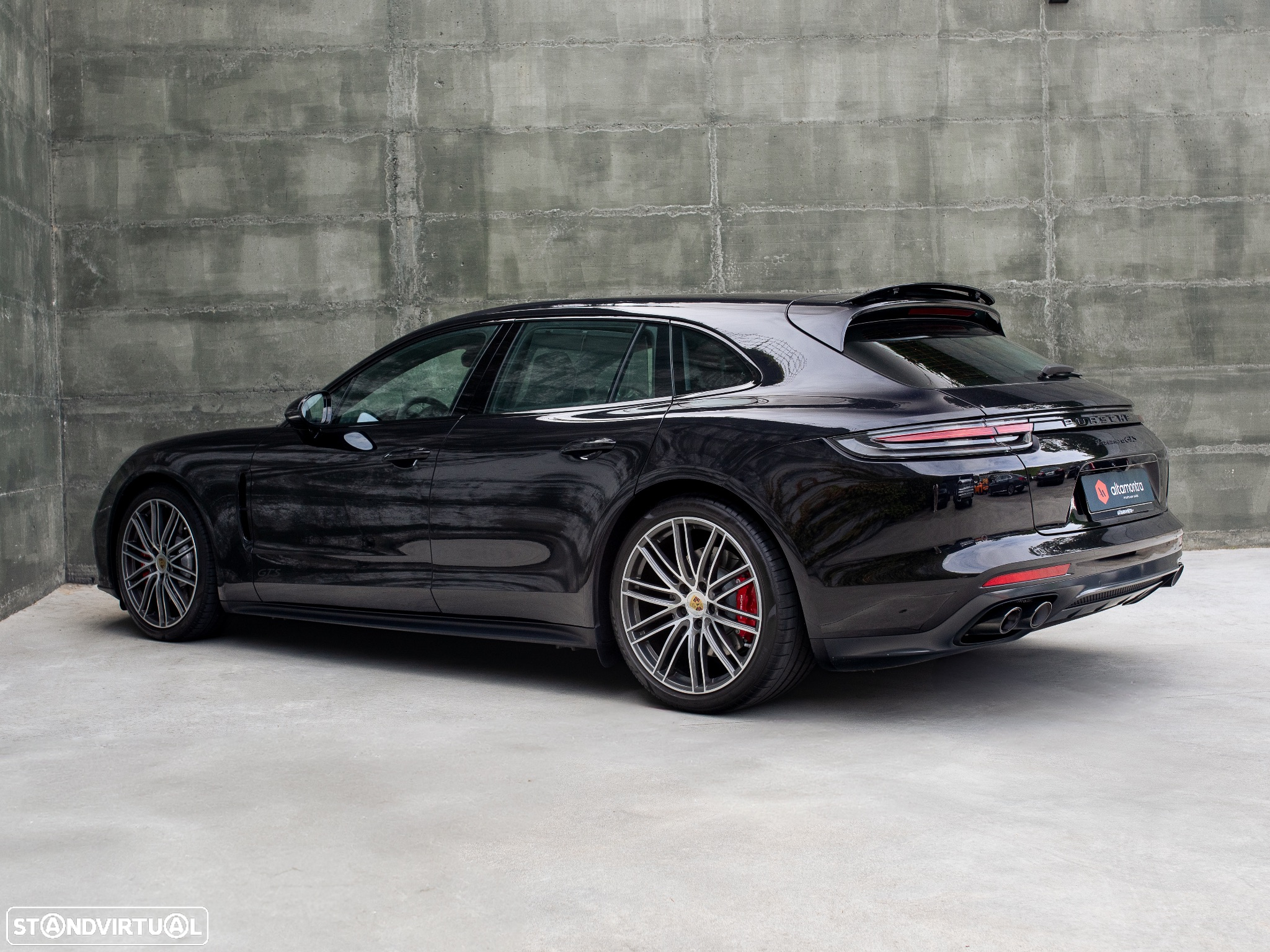Porsche Panamera Sport Turismo GTS - 11