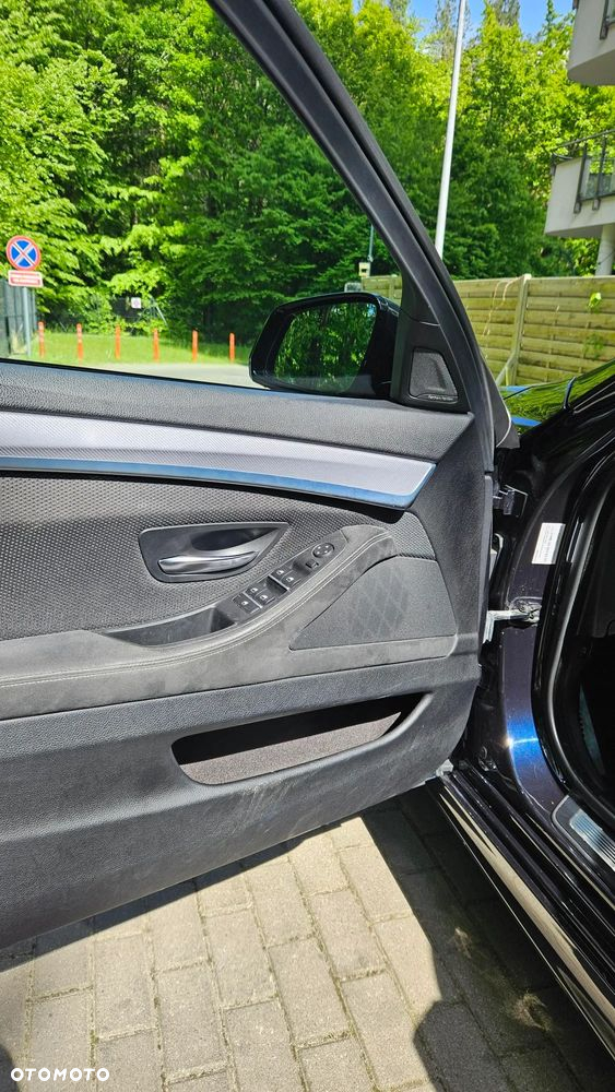 BMW Seria 5 525d xDrive - 8
