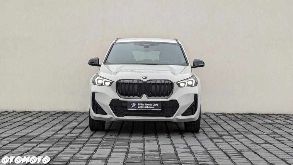 BMW iX1 xDrive30 66.5kWh xLine - 3