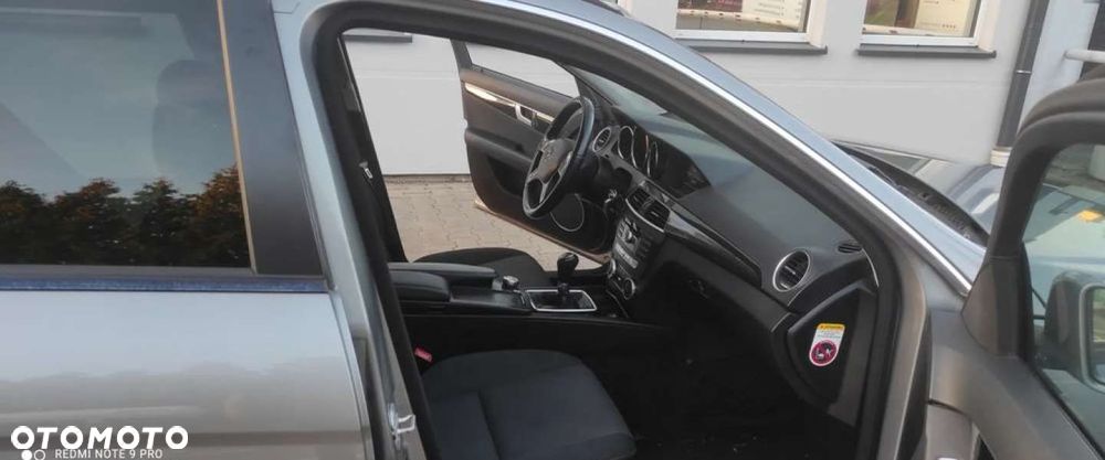 Mercedes-Benz Klasa C 200 CDI BlueEff Avantgarde - 28