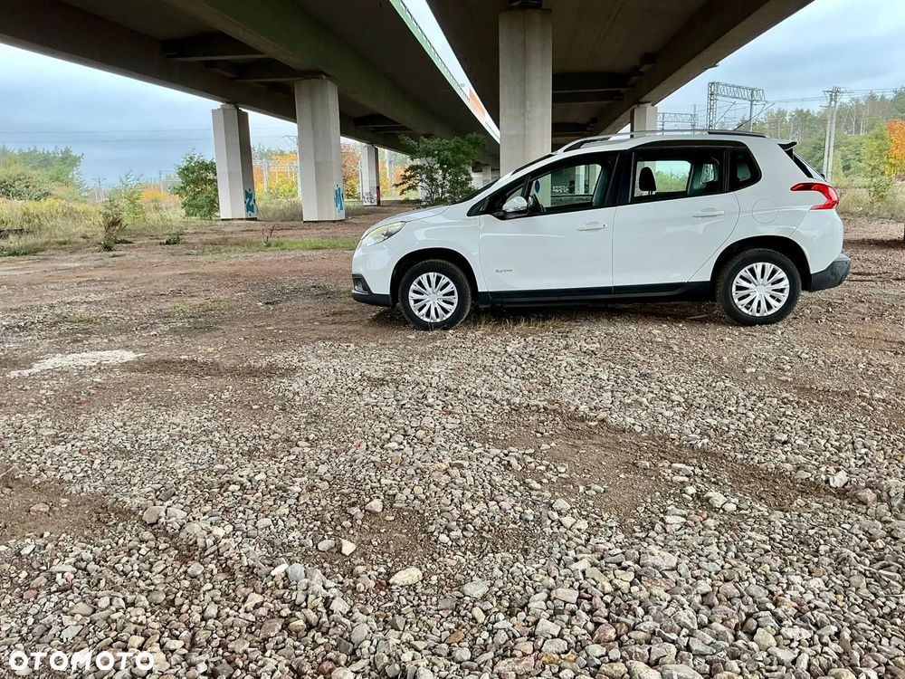 Peugeot 2008 1.6 e-HDi Allure S&S - 4