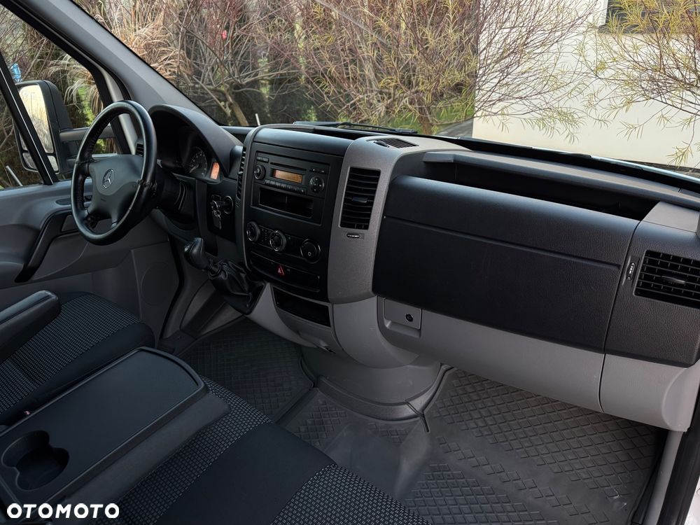 Mercedes-Benz Sprinter - 24