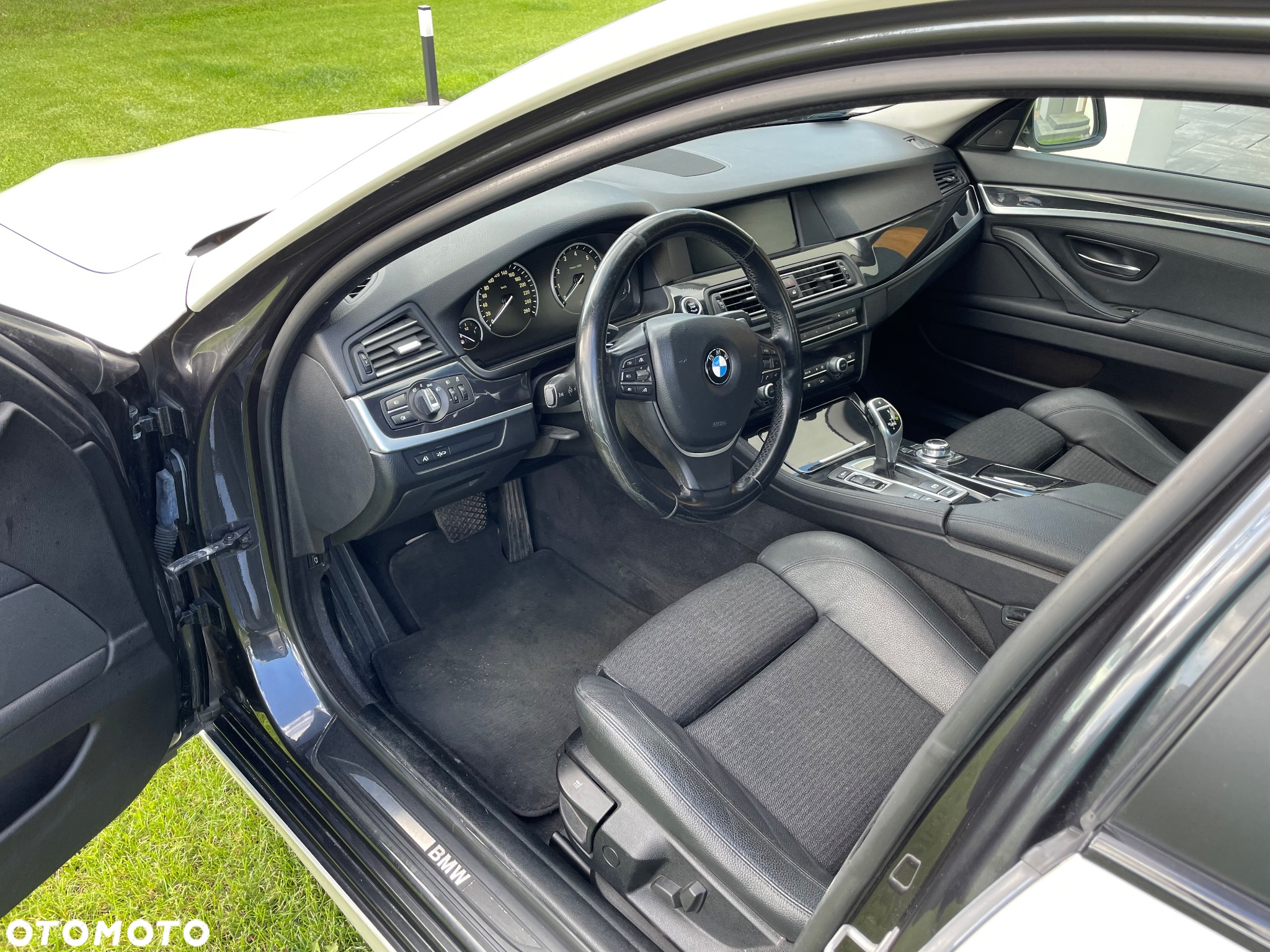 BMW Seria 5 528i Luxury Line - 8