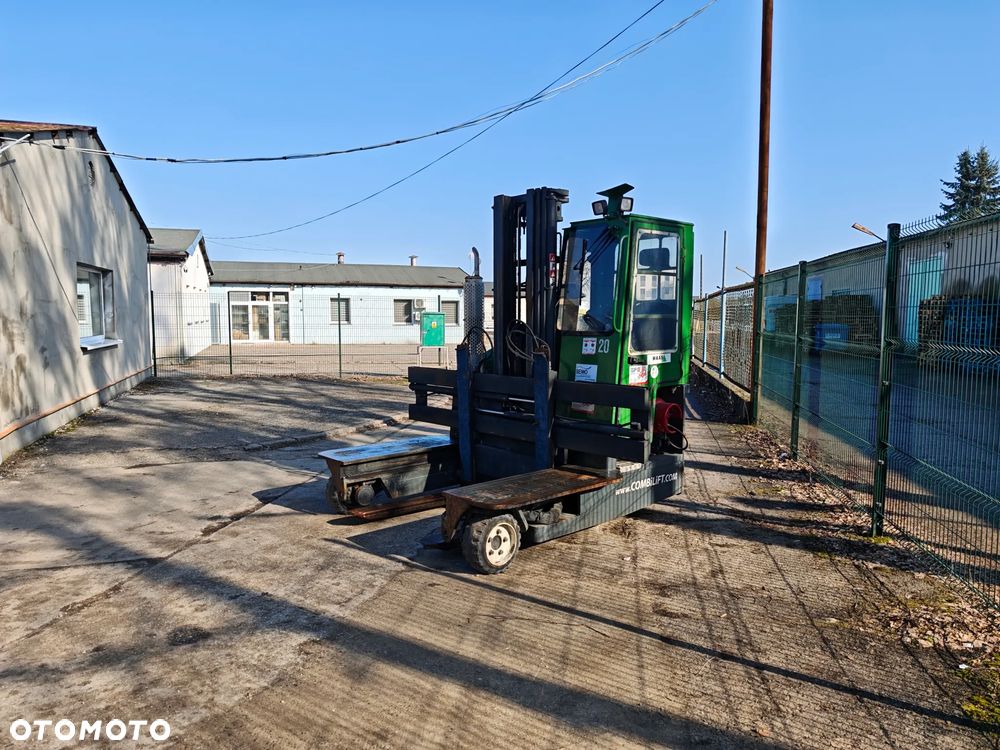 Combilift CZTEROKIERUNKOWY - WIELOKIERUNKOWY | COMBILIFT C3000 | GAS | TRIPLEX 5550MM - 5